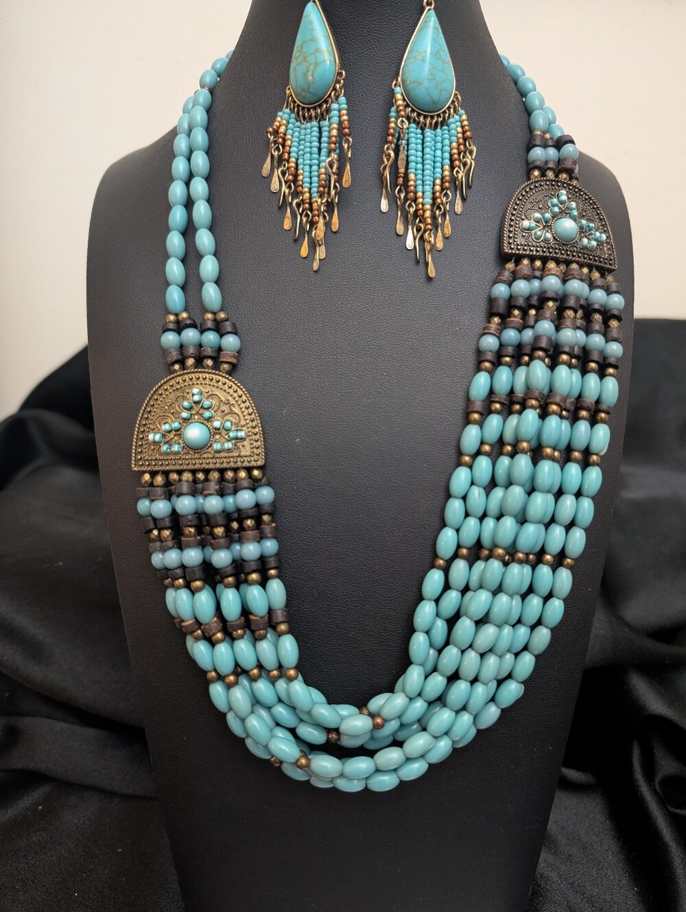 #20.. Bohemian Tribal Ethnic Turquoise Necklace And Vintage Earrings